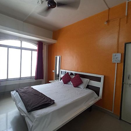 Malwade Motels Pune Eksteriør bilde