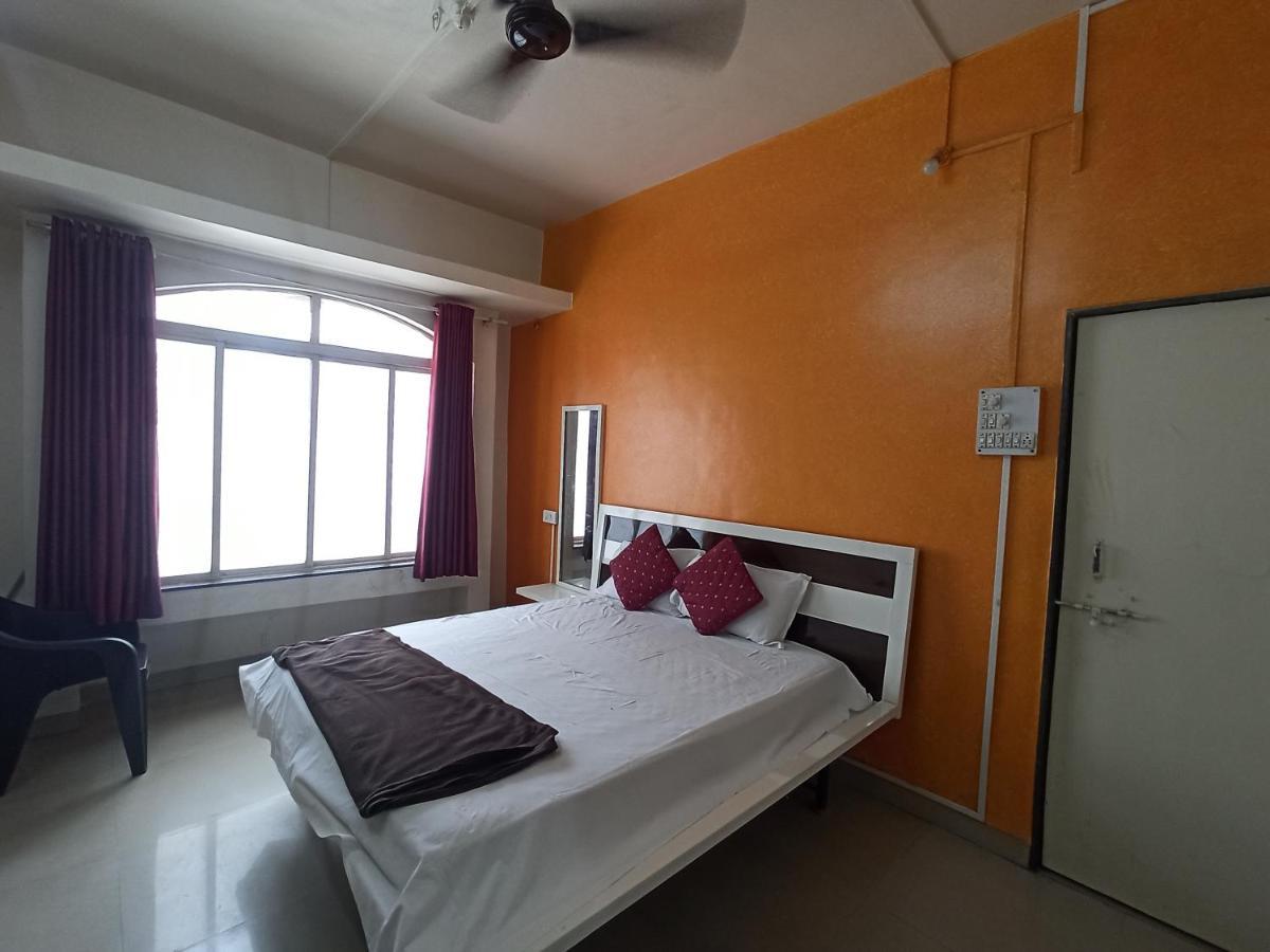 Malwade Motels Pune Eksteriør bilde